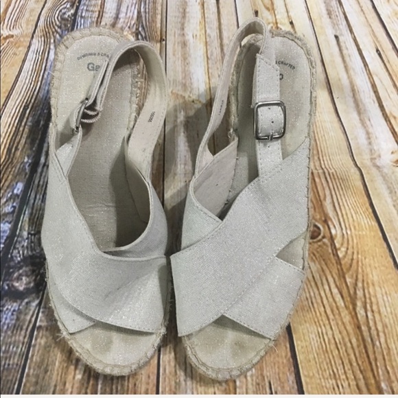 Gap Slip on Peep Toe 3” Espadrilles Sandals - Picture 2 of 5